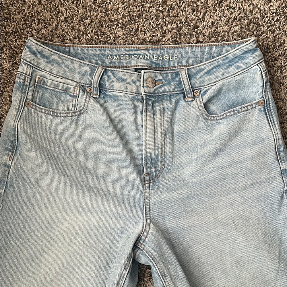 American Eagle Outfitters Strigid Mom Jeans Light Blue Jeans